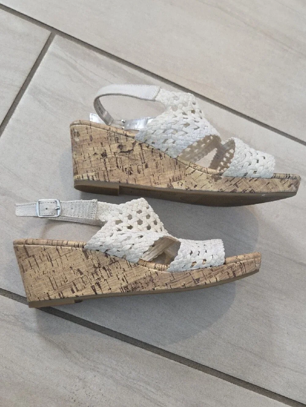 Girl's White Soft Woven Cork Wedge Sandals with Slingback Strap Size 5 2in EUC
